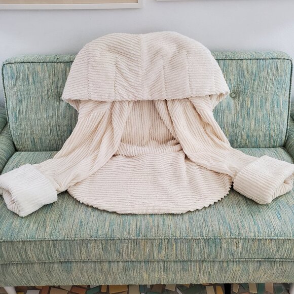 TRUE VINTAGE NORMA KAMALI PEPLUM CHENILLE JACKET - Picture 3 of 5